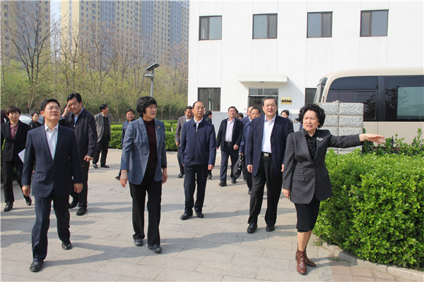 領先資訊丨河北省政協(xié)主席曹素華來我公司調研 領先資訊丨河北省政協(xié)主席曹素華來我公司調研